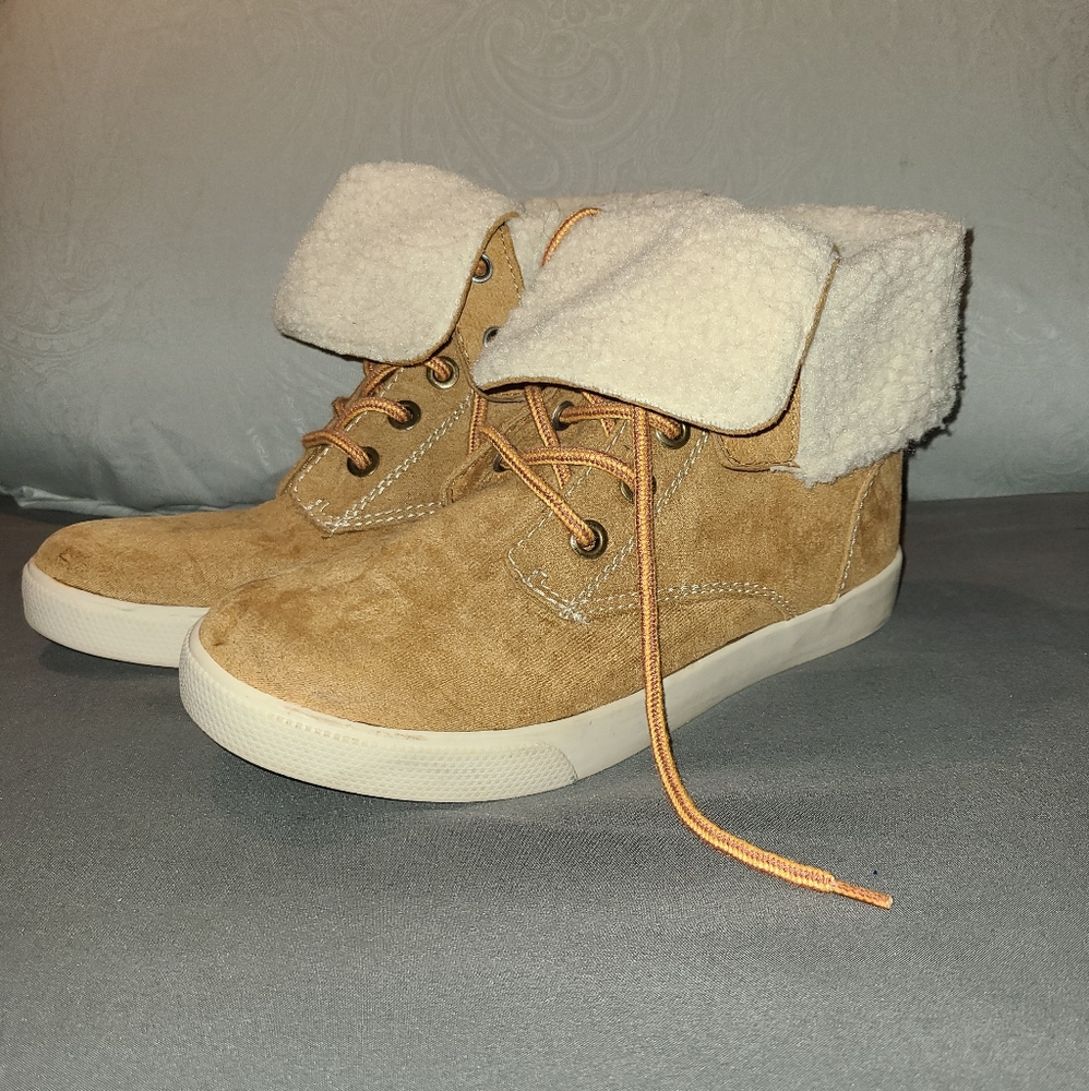 Mudd Fuzzy Boots